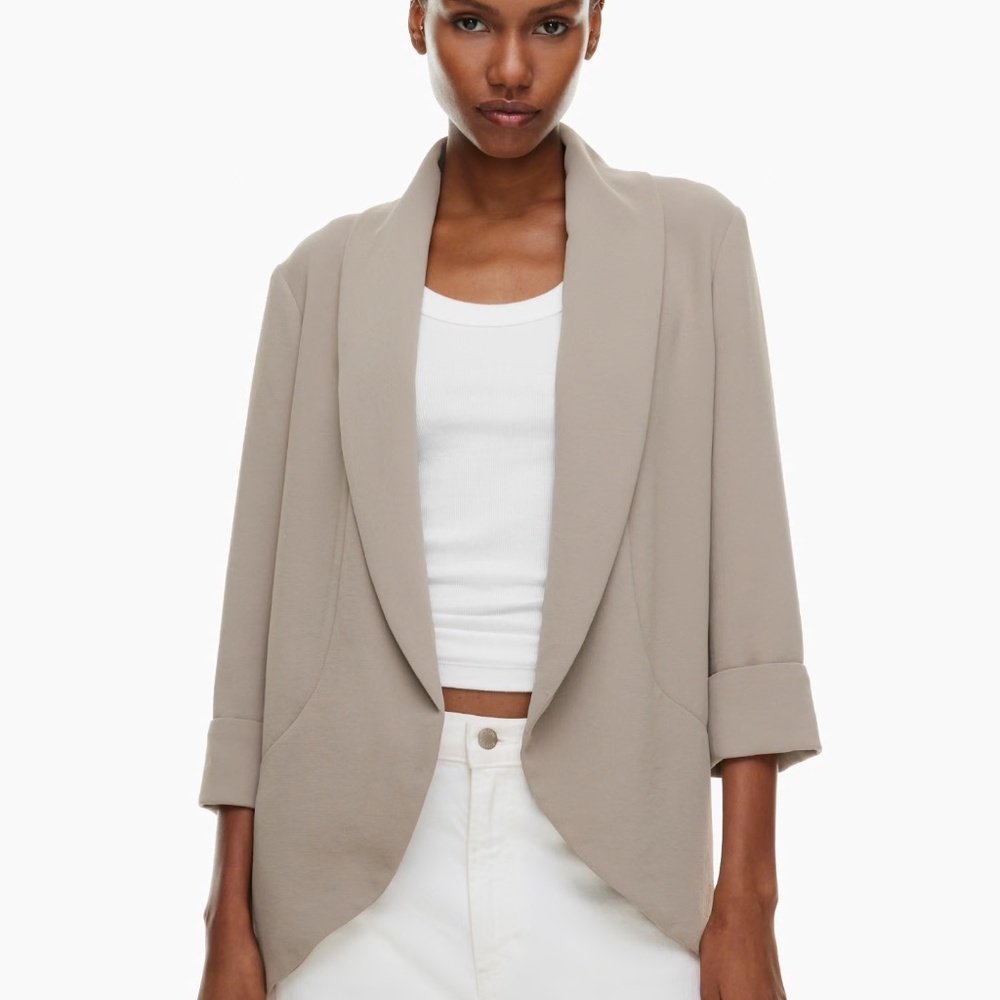 Aritzia Wilfred North Blazer Relaxed-fit, open-front Japanese crepe blazer